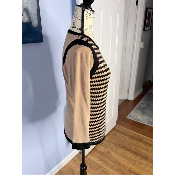 The Limited Women's Size Medium 3/4 Sleeve Black Tan Chevron Print Blouse Top - Picture 3 of 7